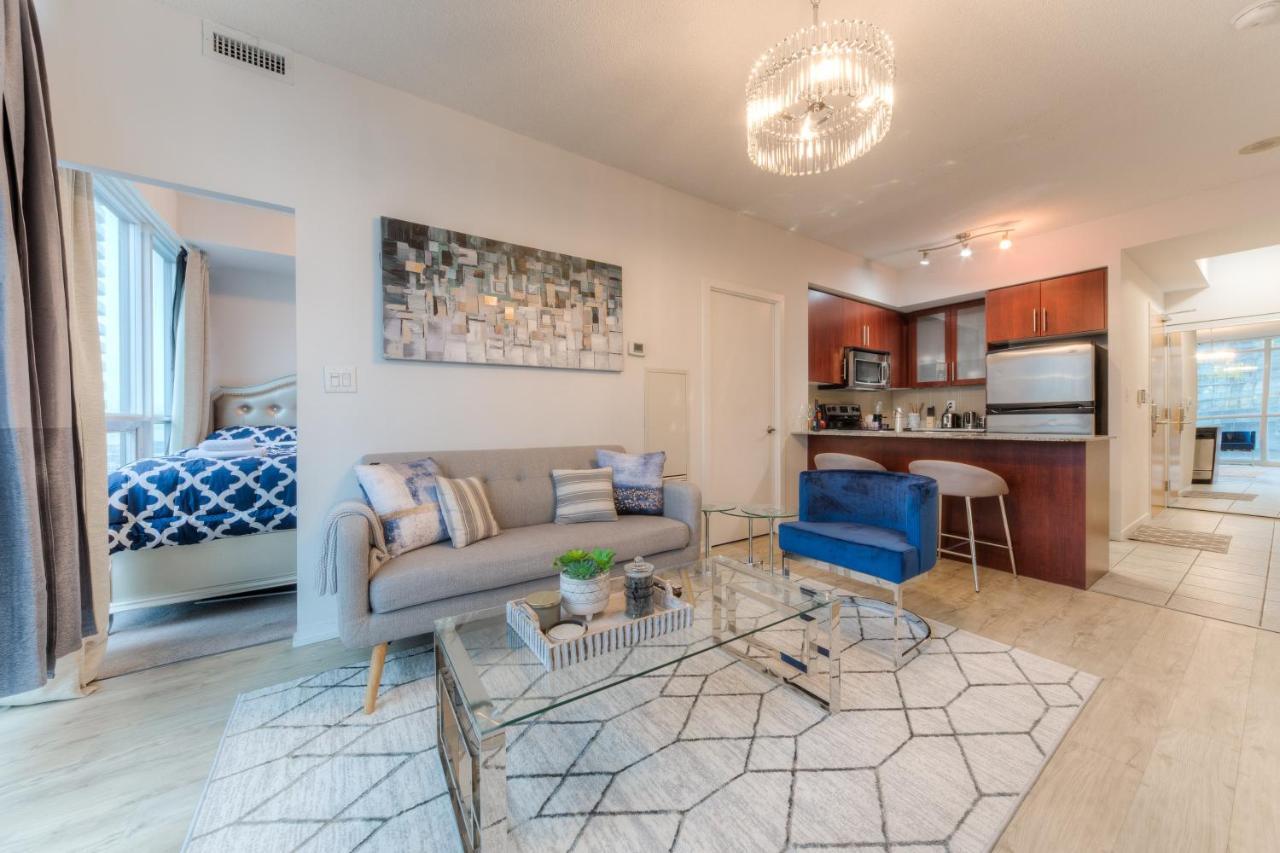 Stylish Newly Furnished Condo With Beautiful Lake View Торонто Екстериор снимка
