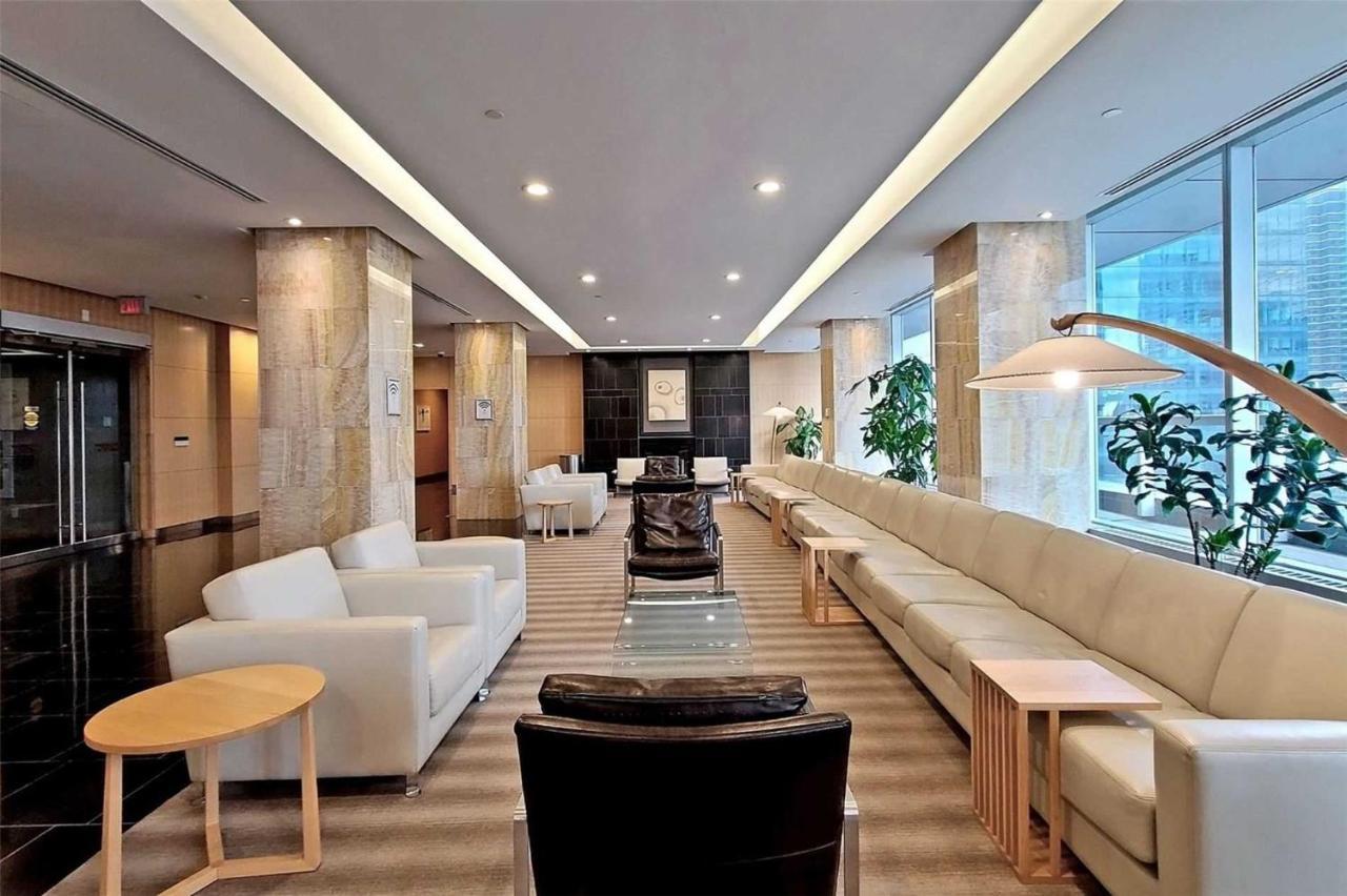 Stylish Newly Furnished Condo With Beautiful Lake View Торонто Екстериор снимка