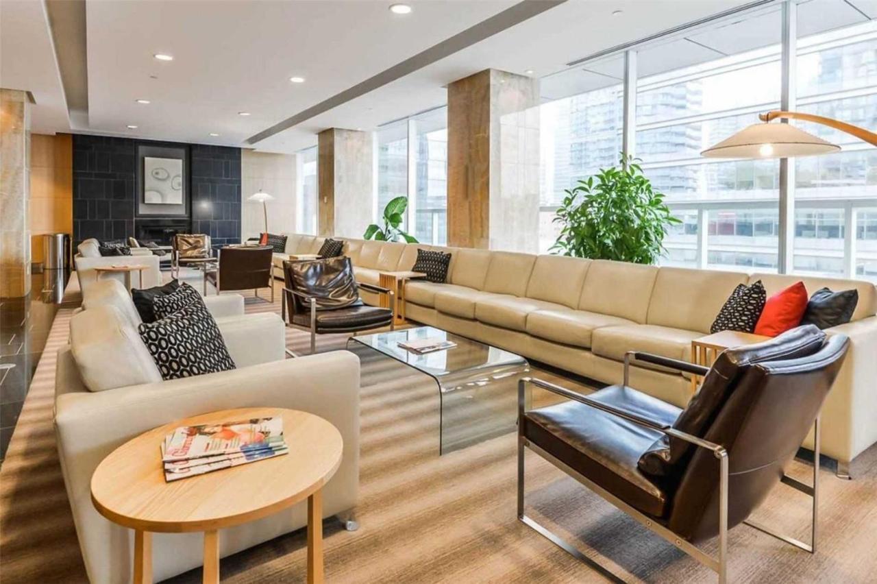 Stylish Newly Furnished Condo With Beautiful Lake View Торонто Екстериор снимка